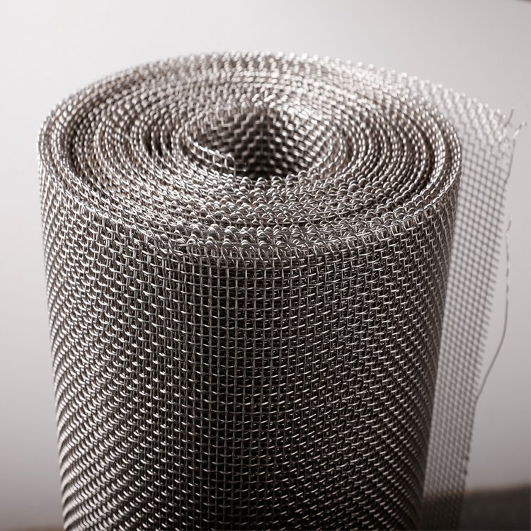 High-grade stainless steel woven wire mesh for robust industrial filtration and screening applications