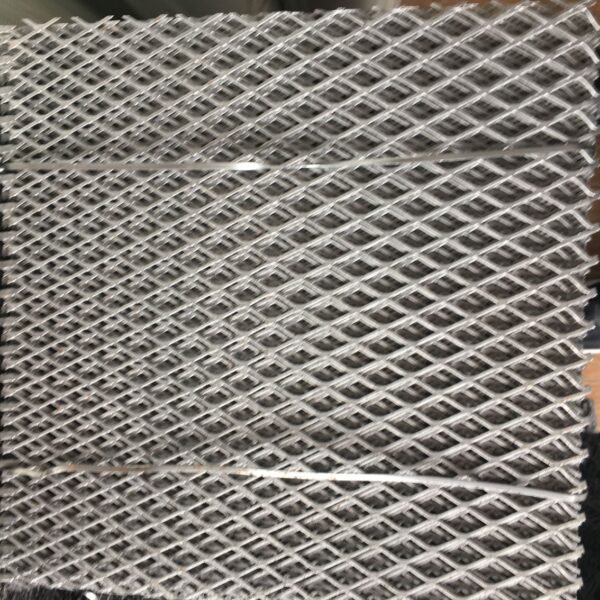 Durable expanded metal mesh offering high rigidity and corrosion resistance for machinery guards and building facades